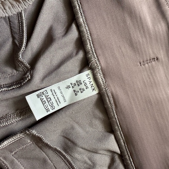 Spanx Casual Fridays Cargo Jogger Pant - Picture 5 of 5